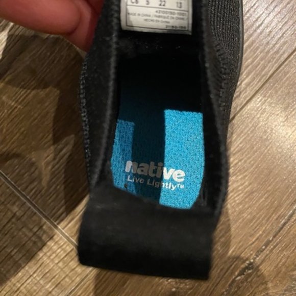 Native Boots size 6 childrens - Picture 3 of 3